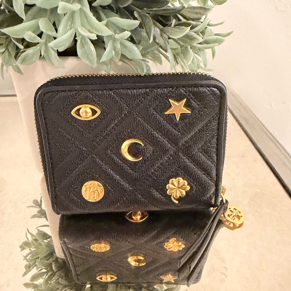 Tory Burch Handbags - Tory Burch Wallet
